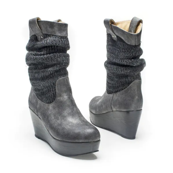 MUK LUKS Women's Charcoal Quinn Slouchy Knit Platform Wedge Boot
